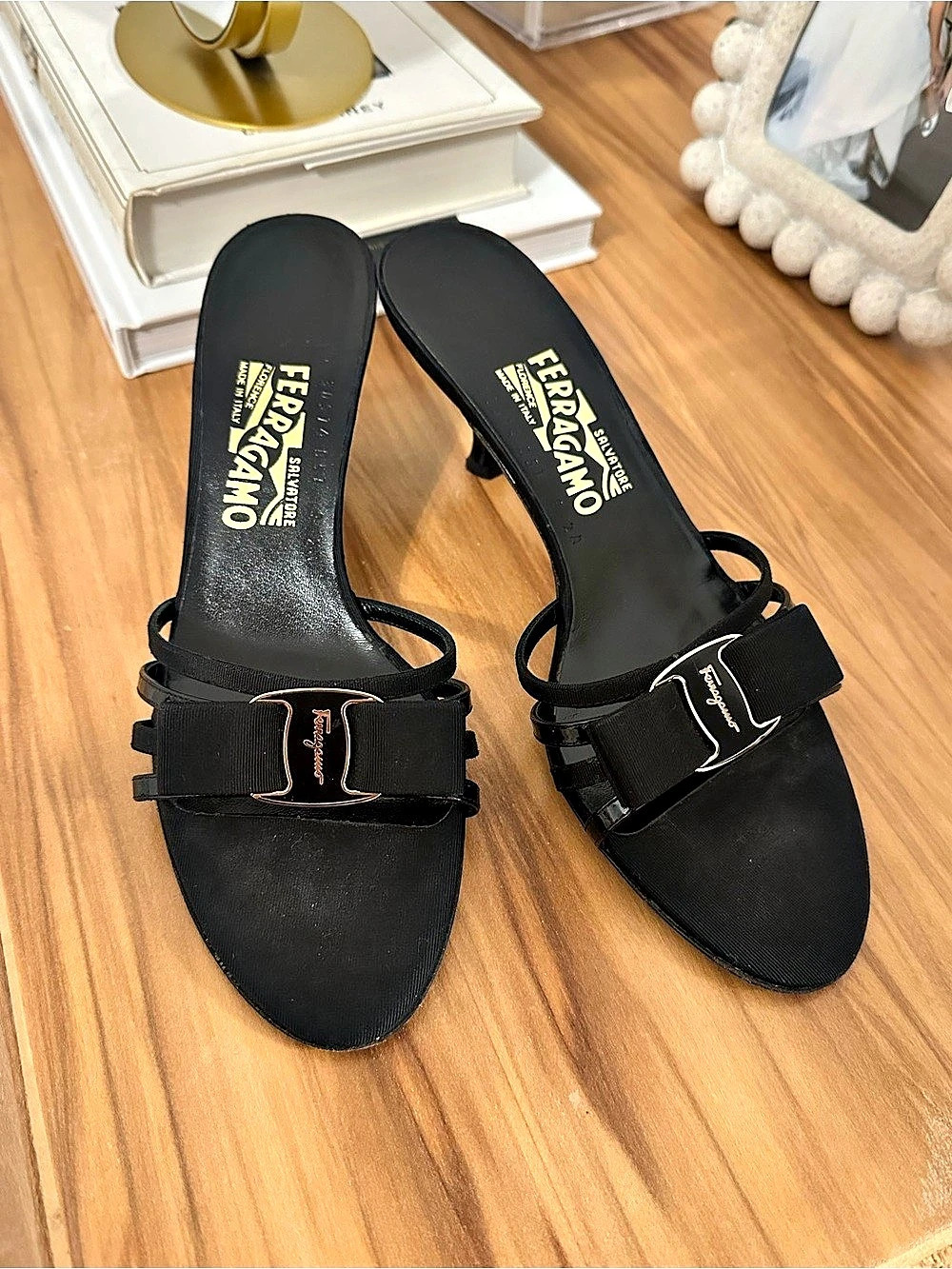Salvatore Ferragamo Vintage Black Leather Heels – Women’s US 9 2A (Narrow)